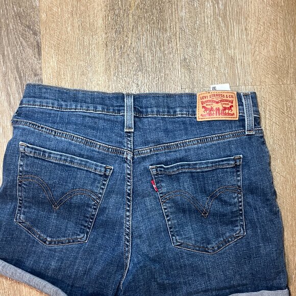 Levi's Medium Wash Mid Length Distressed Denim Shorts Size 29 / 6 - Picture 6 of 6